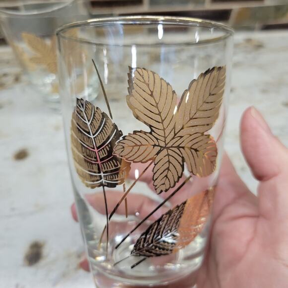 2 Vintage Gold Leaf Glass Tumblers, Flat Bottom 5-1/4" tall 14 oz, Mid Century - Picture 4 of 4